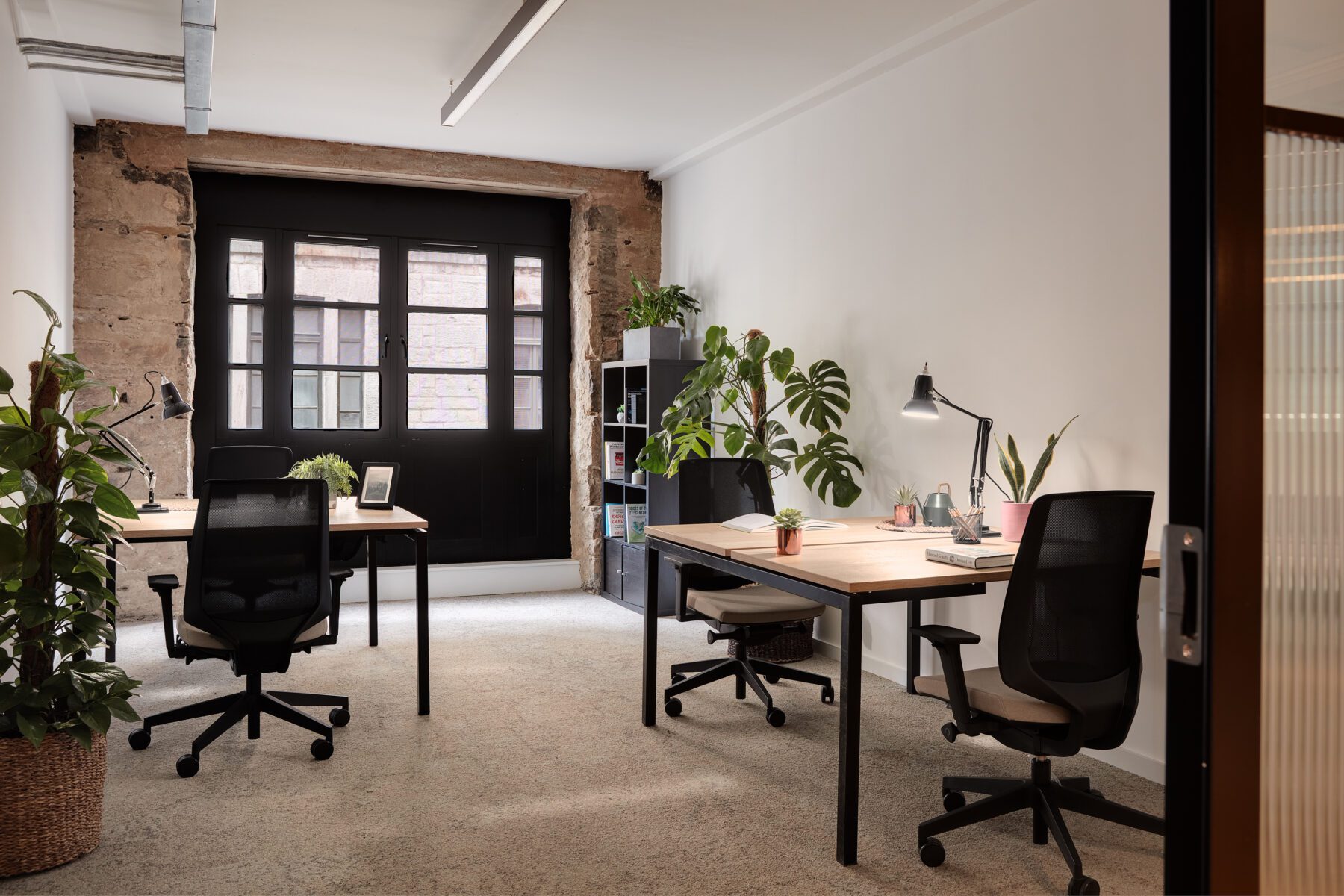 Clockwise_EdinburghLeith_StyledOffice_3